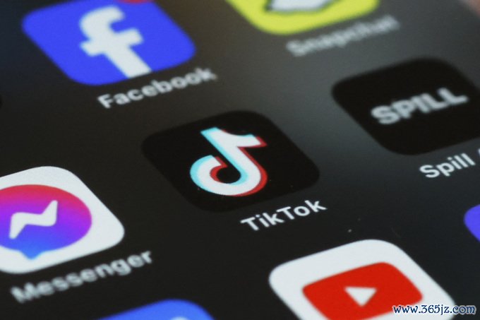 Ứng dụng TikTok trên một màn hình điện thoại. Ảnh: AFP